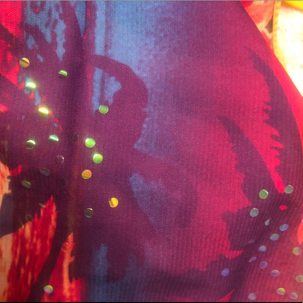 Fun Hawaiian blouse - Picture 4 of 5